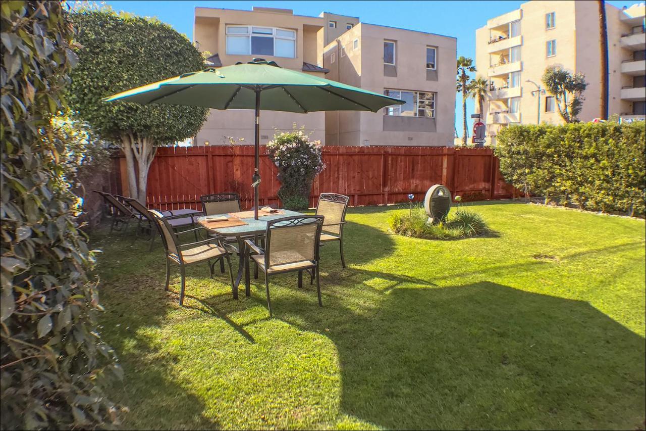 Venice Garden Retreat - Yard, Cabana, Parking, 50 Feet To Apartment